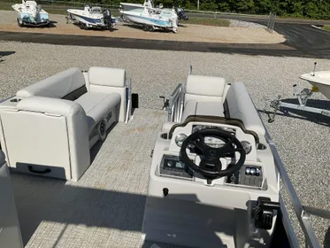 2024 Tahoe Pontoon Boats STX Cruise - 19 FT