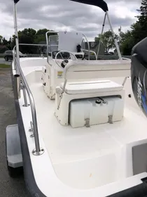 2005 Boston Whaler 170 Montauk