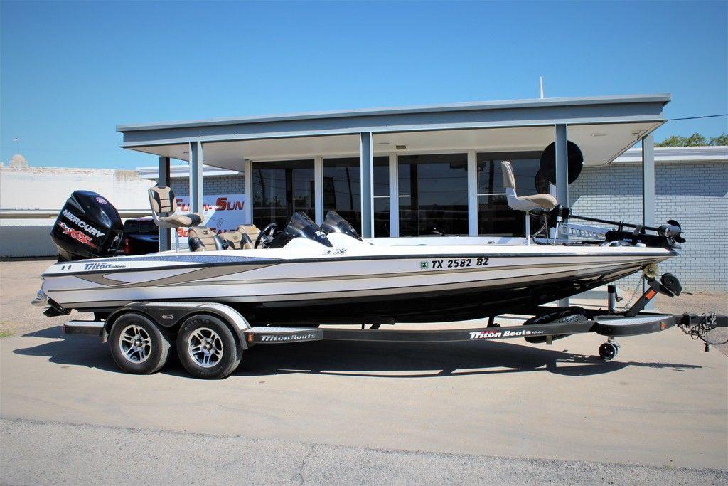 2013 Triton XS Series 21