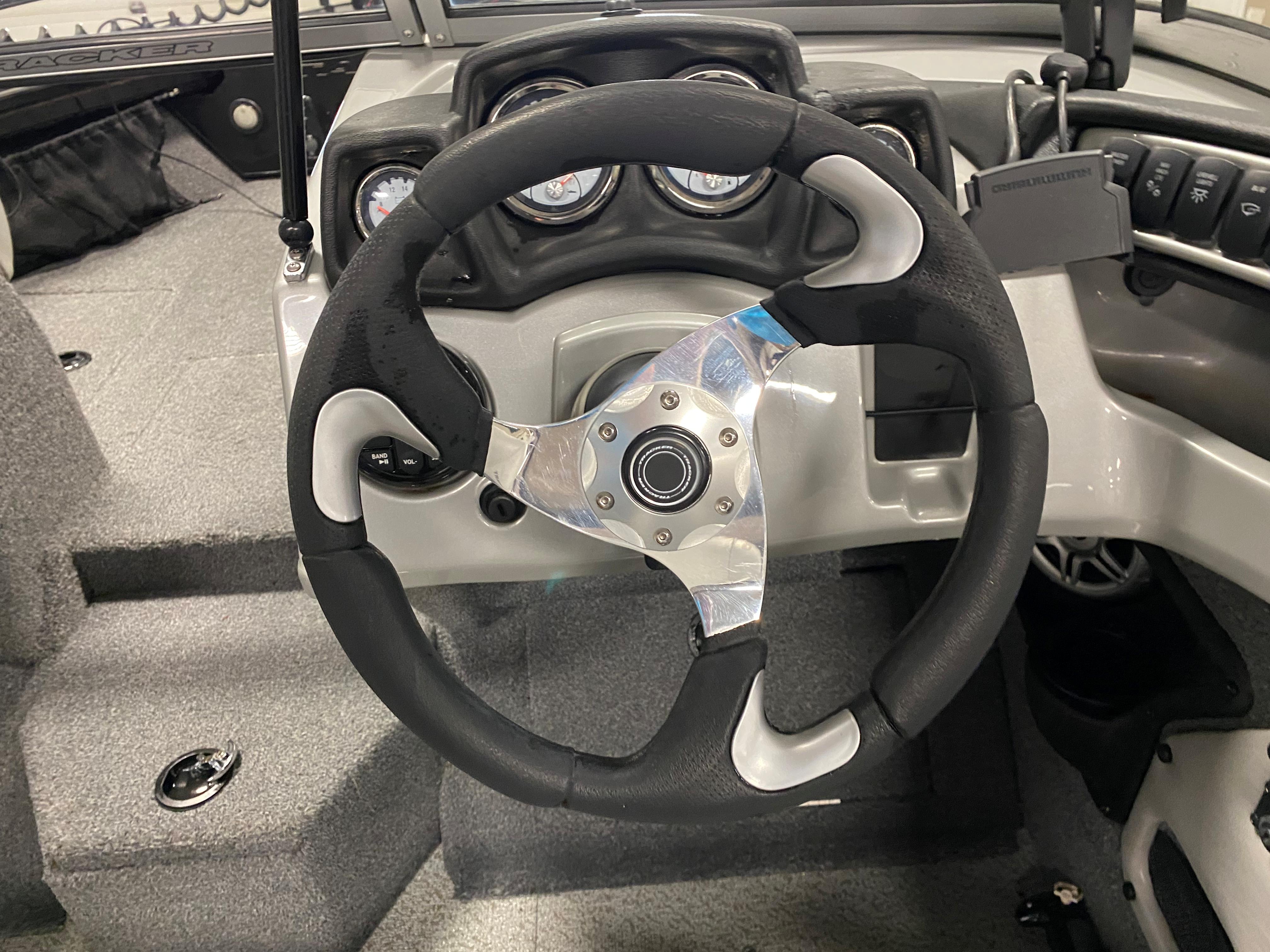 2019 Tracker Targa V-18 WT