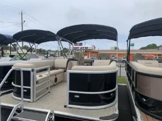 2024 Bentley Pontoons 240 LEGACY NAVIGATOR