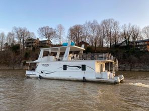 2007 Destination Yachts 55 House Boat