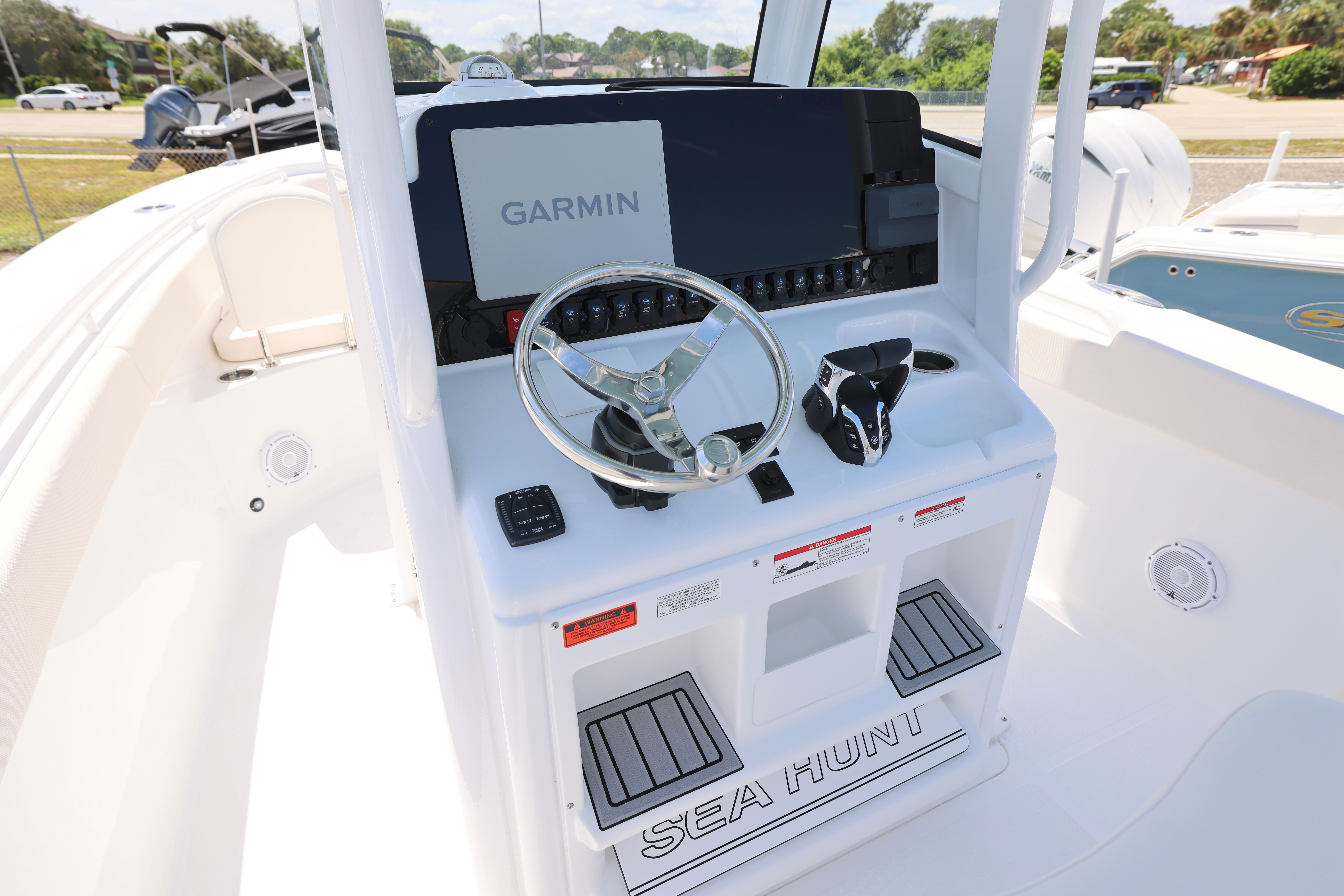 2024 Sea Hunt Gamefish 27 Forward Seating