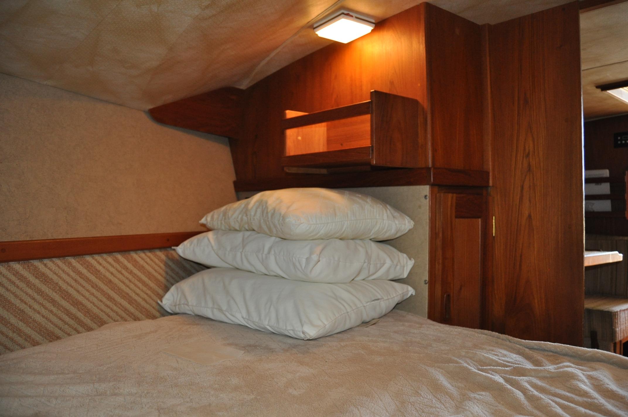 Forward Stateroom Aft to Starboard