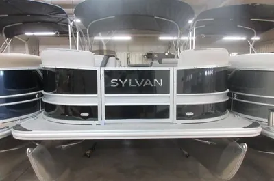 2022 Sylvan L-1 Cruise