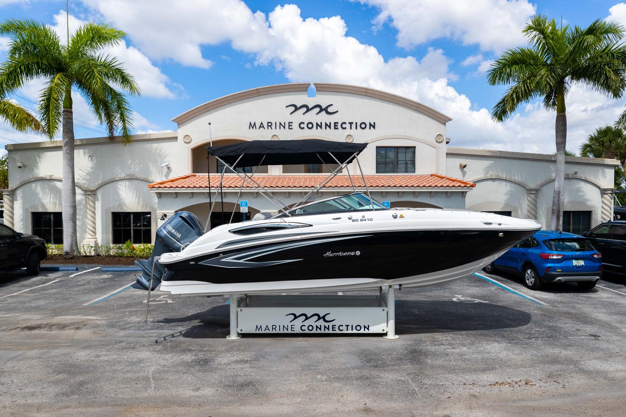 New 2017 Hurricane SunDeck SD 2400 OB boat for sale in Vero Beach