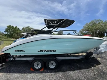 2024 Yamaha Boats AR250