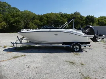 2017 Sea Ray SPX 190