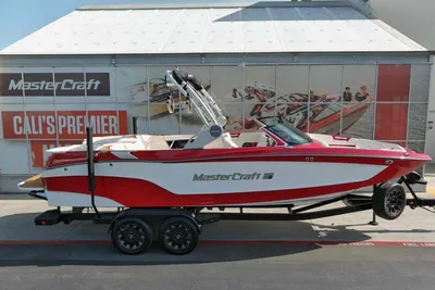 2023 MasterCraft XT24