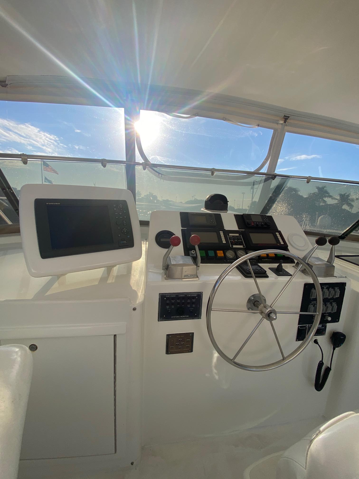 1994 Hatteras 70 Cockpit Motor Yacht