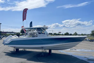 2024 Boston Whaler 360 Outrage