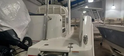 2024 Robalo R222EX