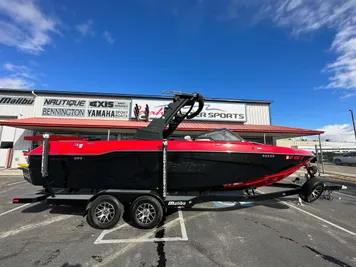 2020 Malibu 25 LSV