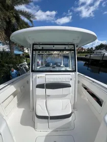 2018 Robalo R302