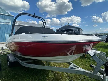 2024 Bayliner VR5 Bowrider I/O