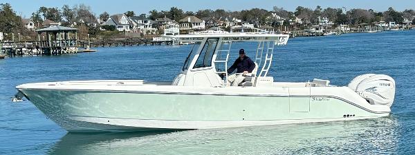 38' 2010 Edgewater 388CC