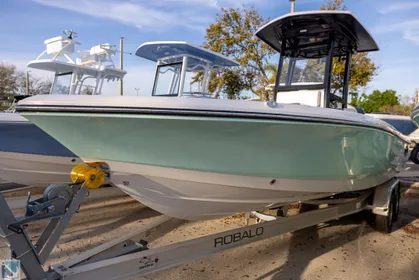 2023 Robalo 246 Cayman