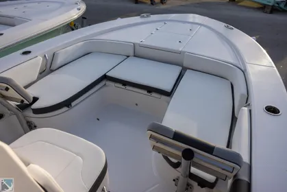 2023 Robalo 246 Cayman