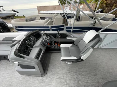 2023 Tahoe Pontoon LTZ Rear Fish