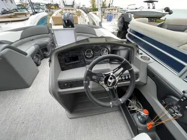 2023 Tahoe Pontoon LTZ Rear Fish