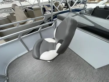 2023 Tahoe Pontoon LTZ Rear Fish