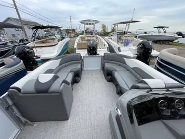 2023 Tahoe Pontoon LTZ Rear Fish