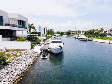 2019 Ferretti Yachts 550