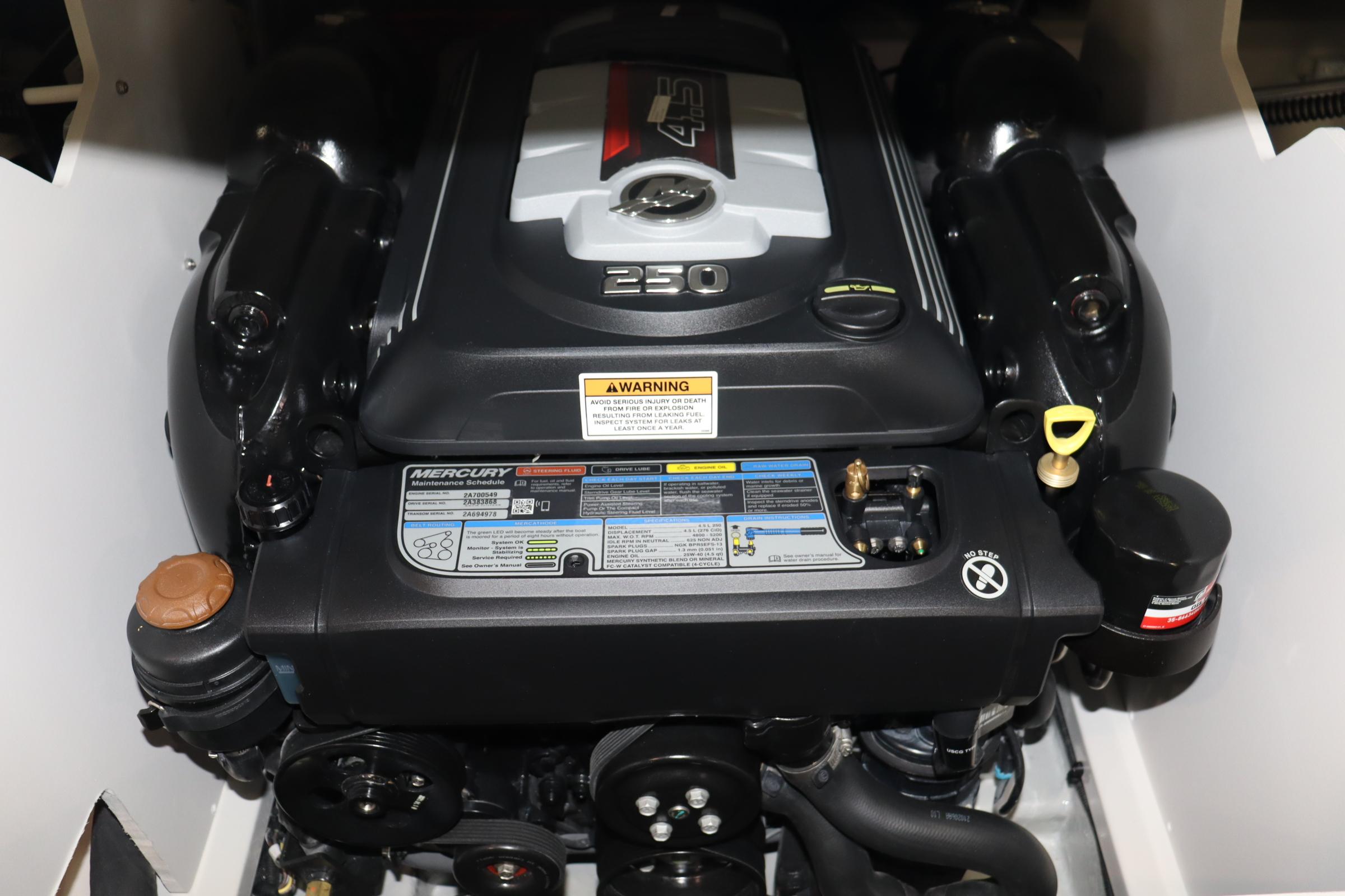 2022 Crownline 220 SS