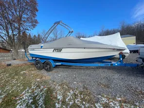 2013 Mb Sports Sport Boat B52 21 WB