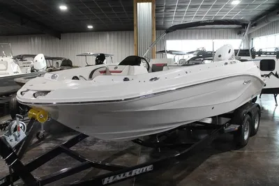 2023 Hurricane SunDeck Sport 205 OB