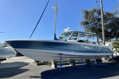 2024 Boston Whaler 360 Outrage