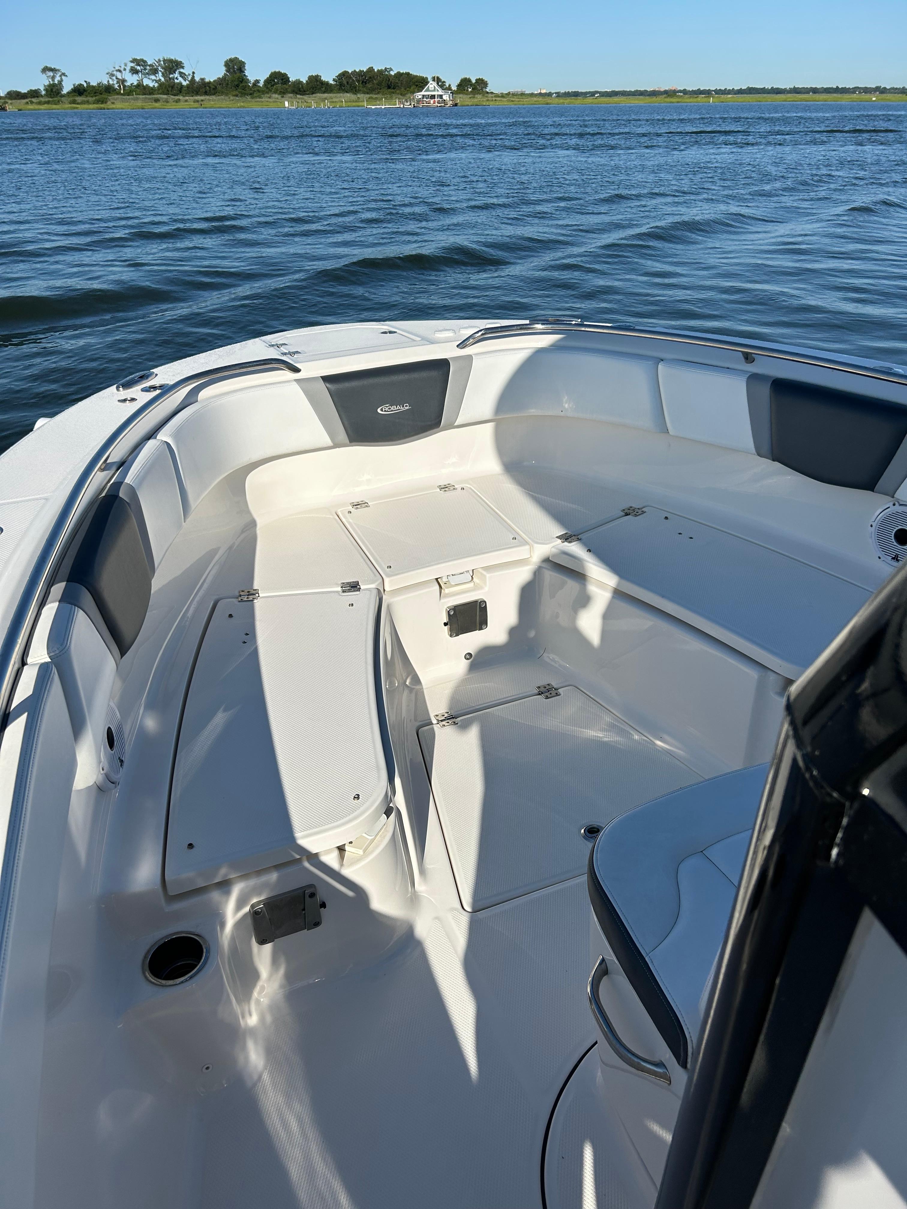 2012 Center Console Robalo