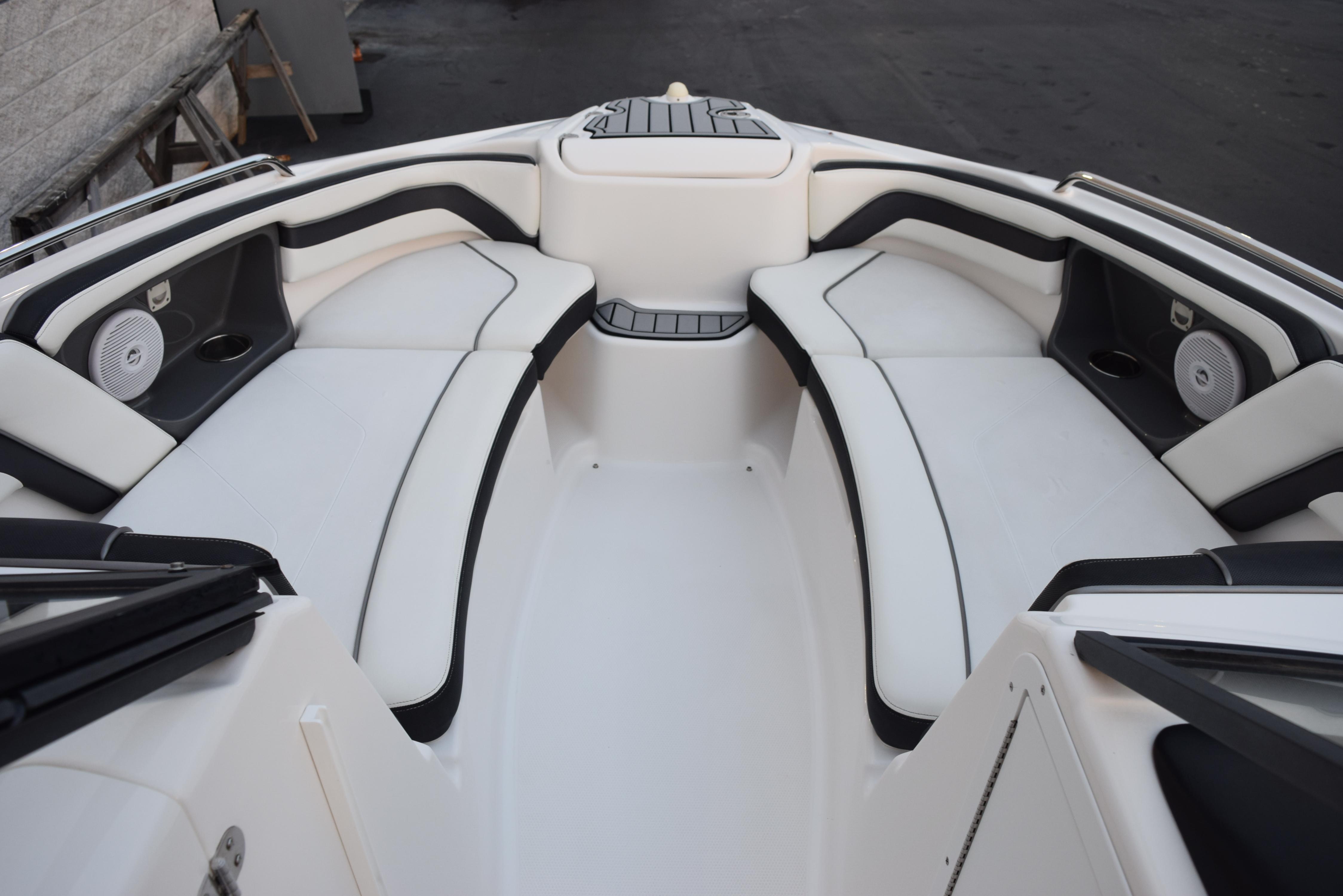 2016 Yamaha Boats AR240