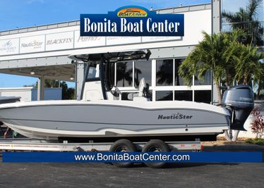 2023 NauticStar 251 Hybrid