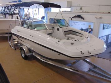 2023 Hurricane SunDeck 187 OB