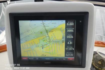 Garmin Electronics w/ AIS