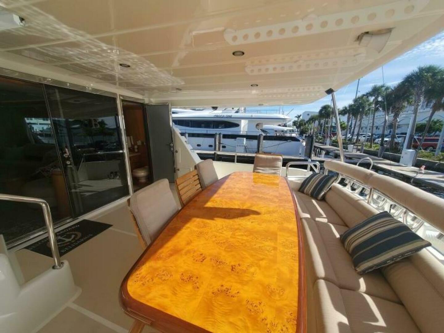 Horizon 92 BELISARIUS - Aft deck seating
