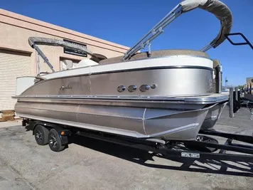 2024 Avalon Catalina Versatile Rear Lounger 23 FT