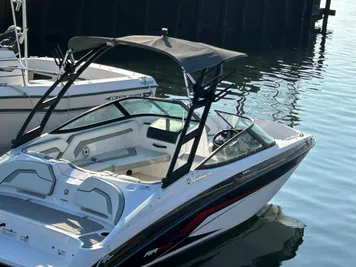 2018 Yamaha Boats AR190