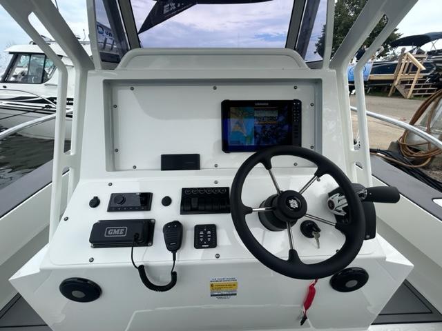 Extreme 645 Cener Console for sale By Parma Marine HelmView