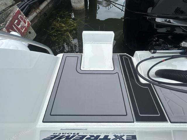 Extreme 645 Cener Console for sale By Parma Marine Kicker Mount View