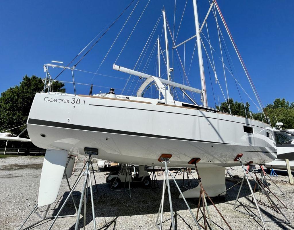 2023 Beneteau Oceanis 38.1