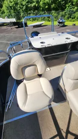 2014 SunChaser Classic Fish 8522 CNF pontoon