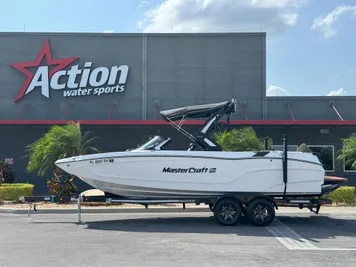 2022 MasterCraft XT24