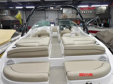 2015 Rinker Captiva 276 BR