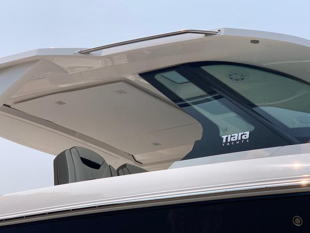 2024 Tiara Yachts 38LS