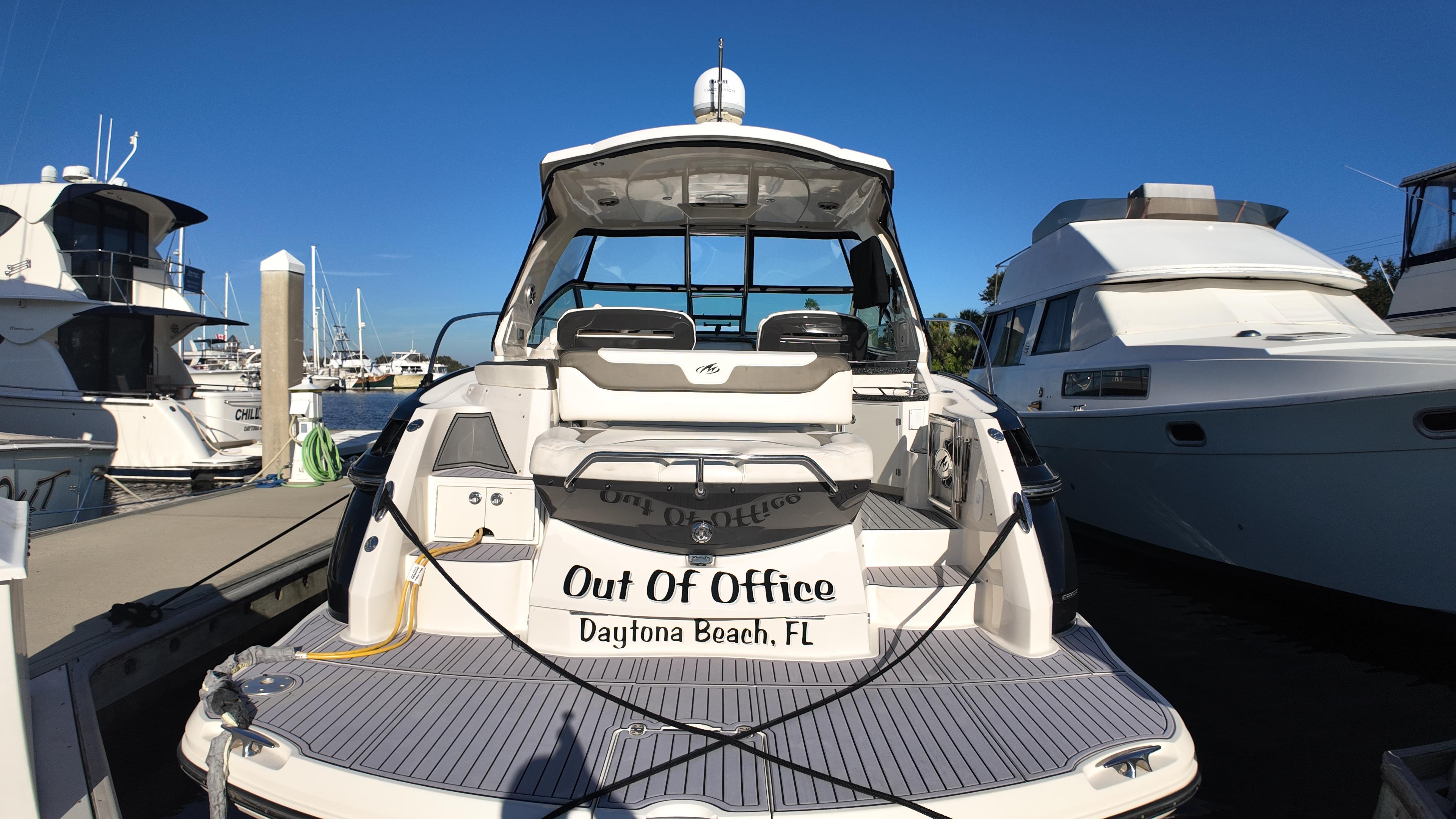 2014 Monterey 400 Sport Yacht