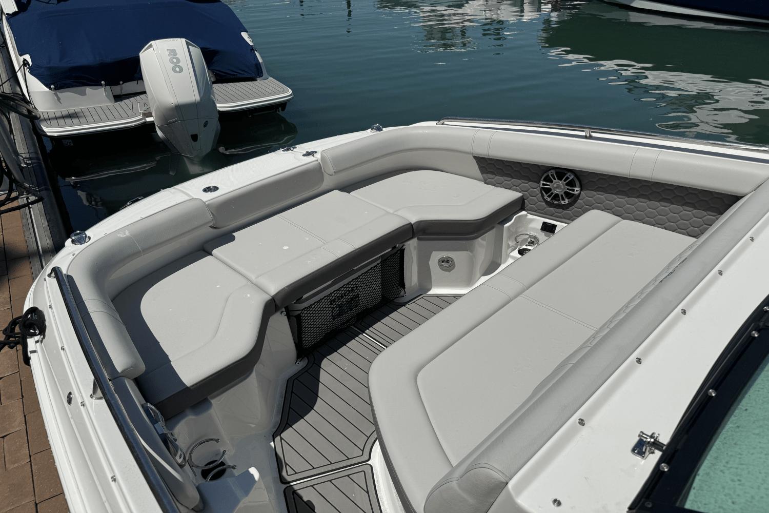 2024 Sea Ray 250 SDX Outboard
