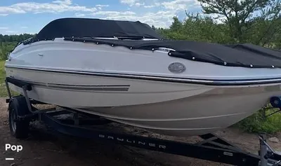 2018 Bayliner 190 Deck Boat