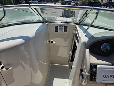 2005 Sea Ray 220 Sundeck